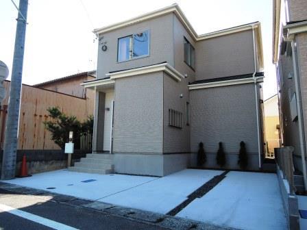 Local appearance photo. Local (11 May 2013) Shooting