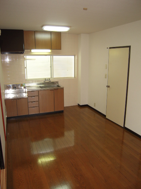 Kitchen. Spacious kitchen