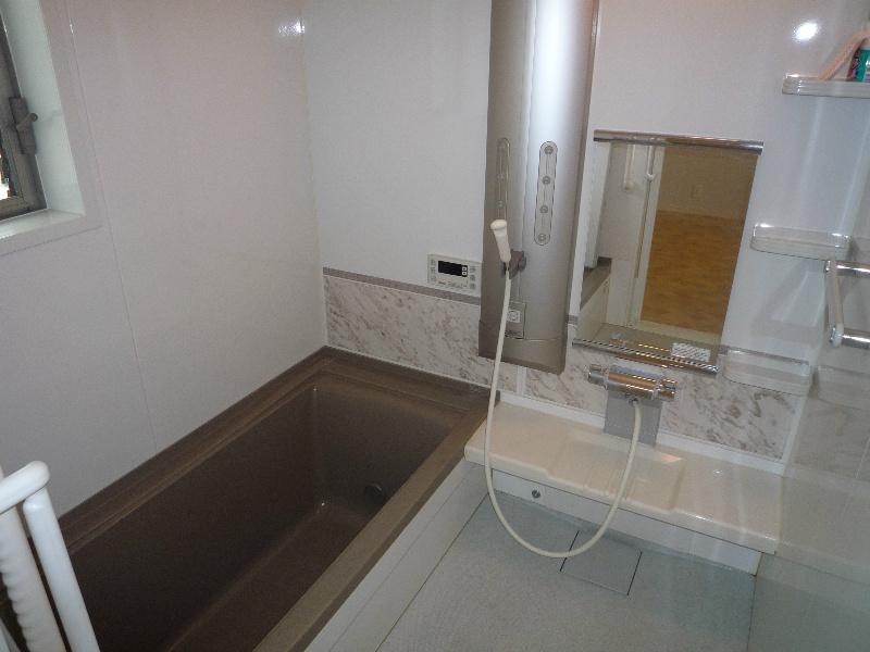 Same specifications photo (bathroom)