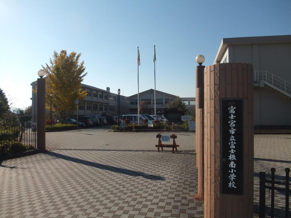 Primary school. Fujine 800m walk 10 minutes to the south elementary school