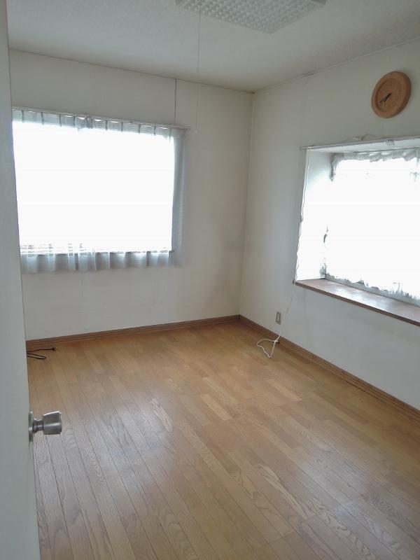 Non-living room. Second floor 6 Pledge Western-style ※ West