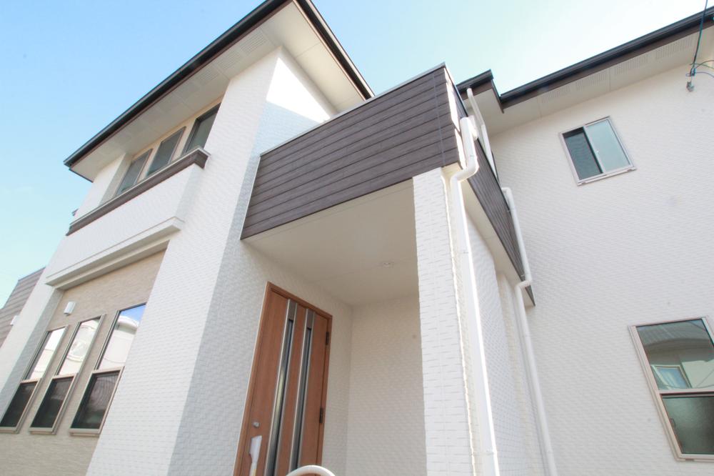 Local appearance photo. Local shooting