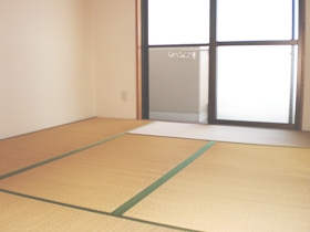 Living and room. How about in leisurely tea in the Japanese-style room? ~