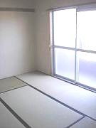 Living and room. Japanese-style room is a whopping 8 pledge! !