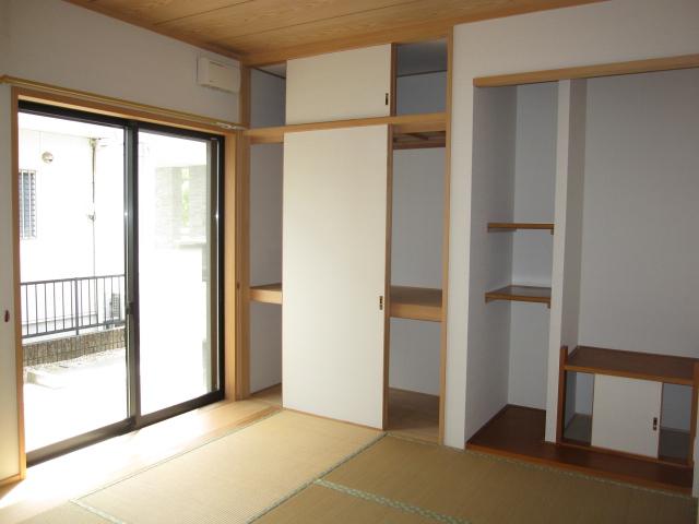 Non-living room. First floor Japanese-style room (with alcove and closet)