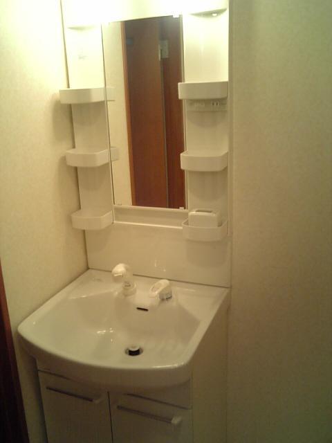 Washroom. shampoo ・ With dresser