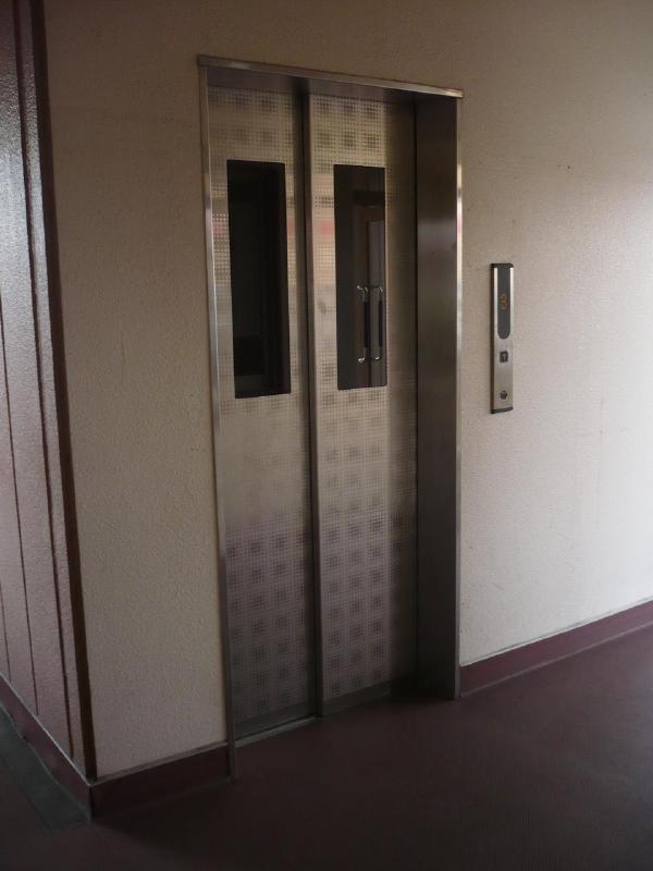 Other common areas. There is a lift.