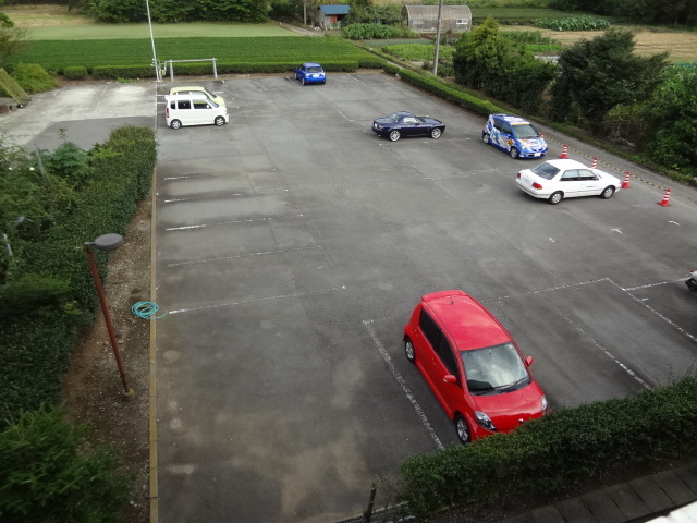 Parking lot. Ample parking!