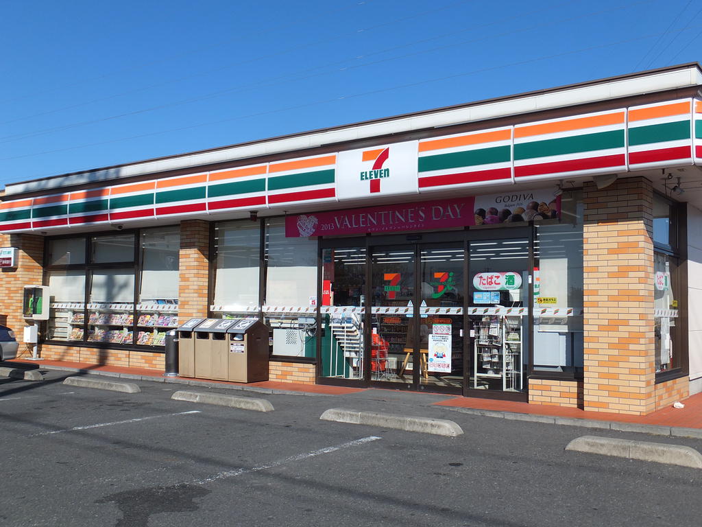 Convenience store. Opening of Seven-Eleven Yoshida-cho, Kobe Date 812m up (convenience store)