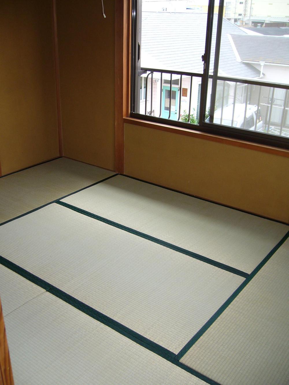 Non-living room. The second floor of a Japanese-style room 6 quires