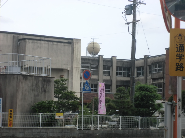 Primary school. Nakase to elementary school (elementary school) 1081m