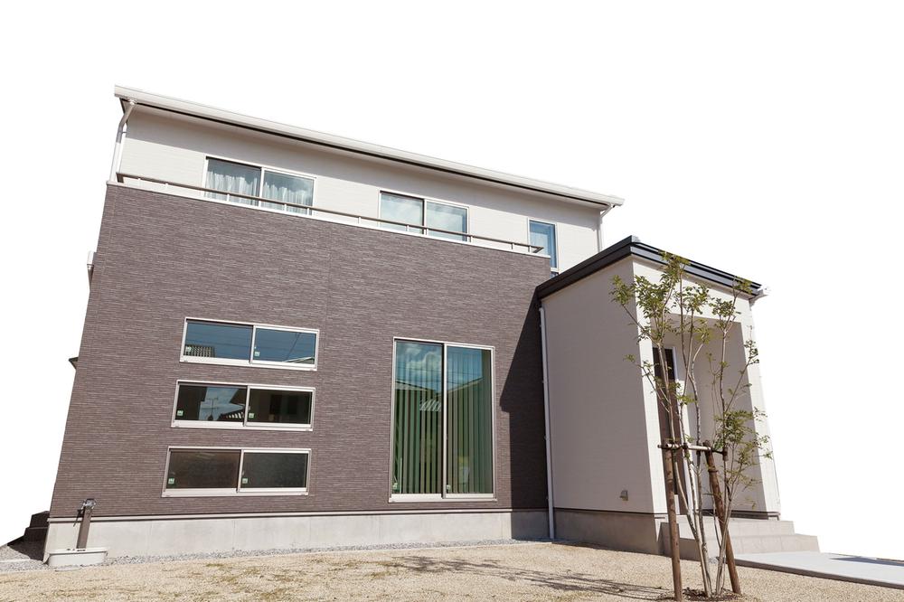 Design simple and timeless. The garden is also a comfortable size. 