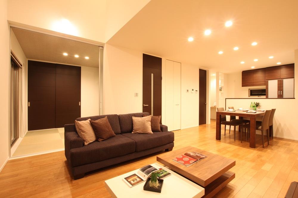 Living. 56 city blocks -2-16 ethyl "Smart House Hifumi" Solar power 4.68Kw, All-electric, HEMS, Cute solar heat installed