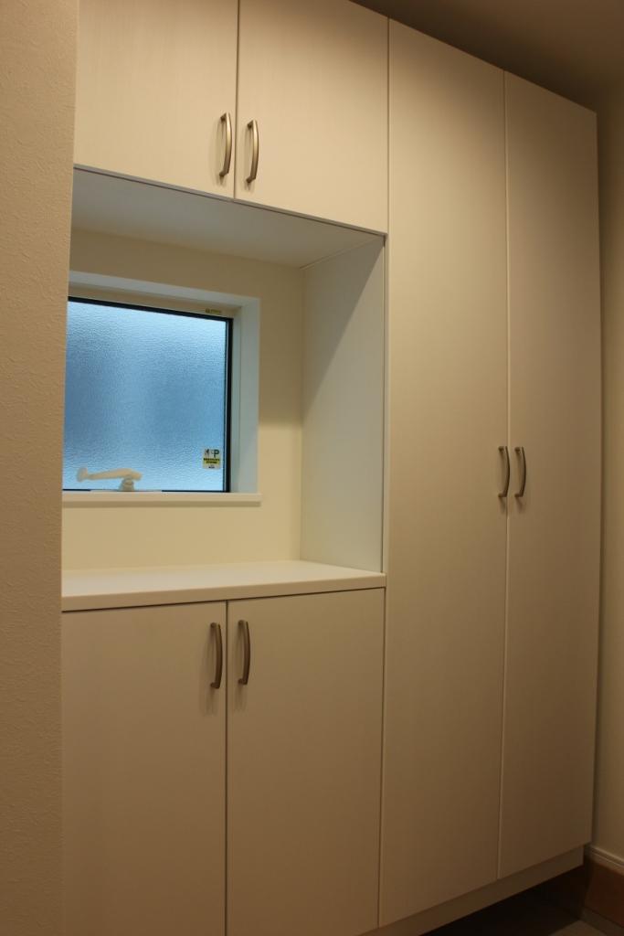 Receipt. Big with storage is at the door. Also it can be stored a lot of shoes. 