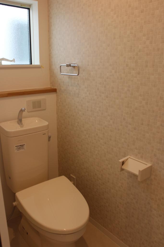 Toilet. Second floor toilets are heating toilet seat specification. 