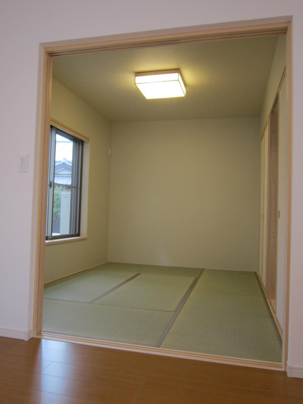 Other introspection. Indoor shooting Following Japanese-style room