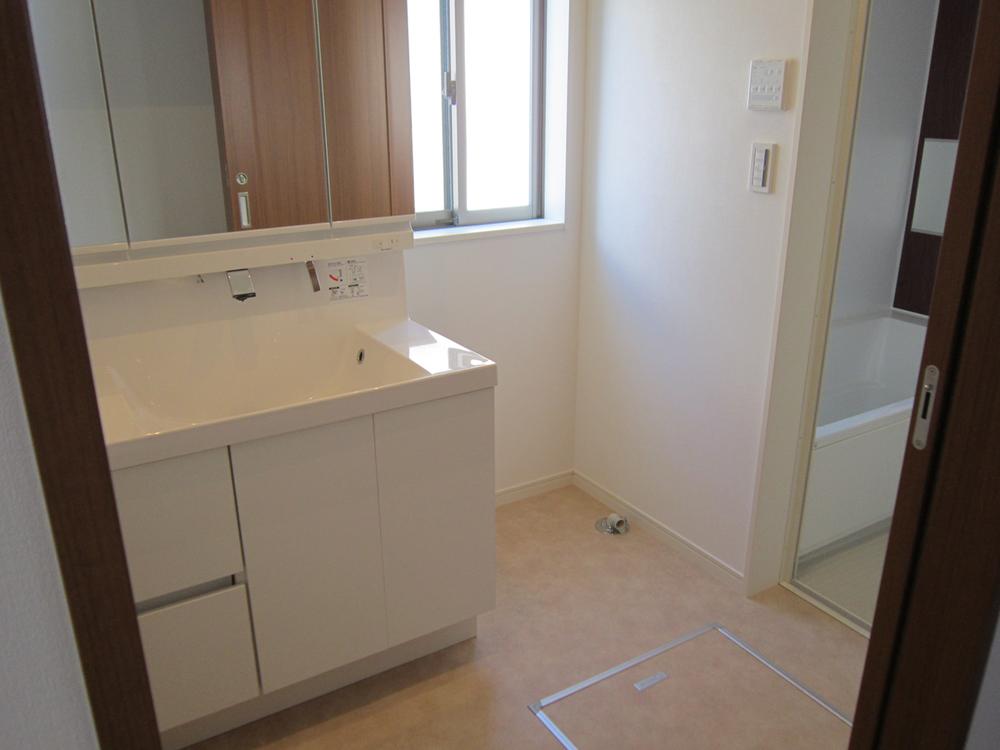 Wash basin, toilet. Indoor shooting No.16