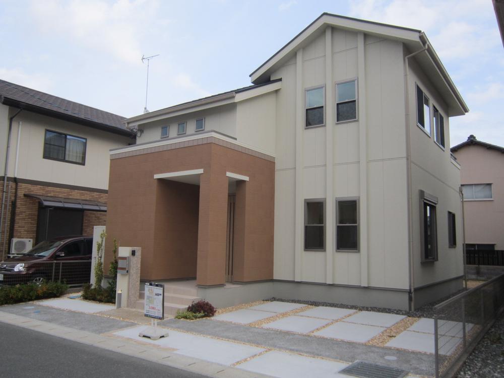 Local appearance photo. 11 Building You can preview Turnkey