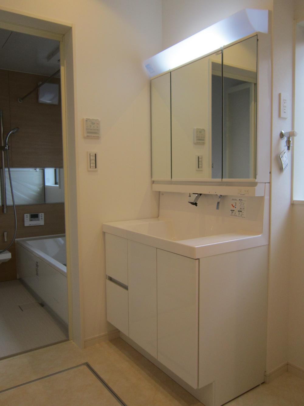 Wash basin, toilet. Indoor shooting No.11