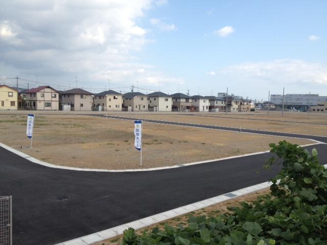 Local photos, including front road. Local shooting