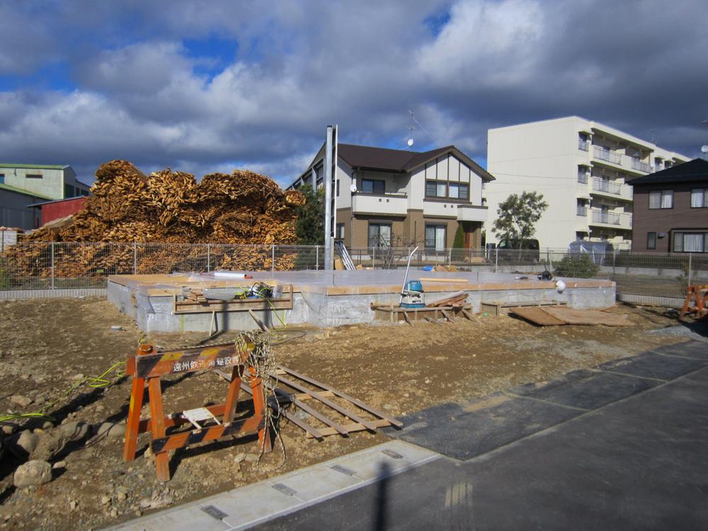 Local photos, including front road. Local shooting No.16