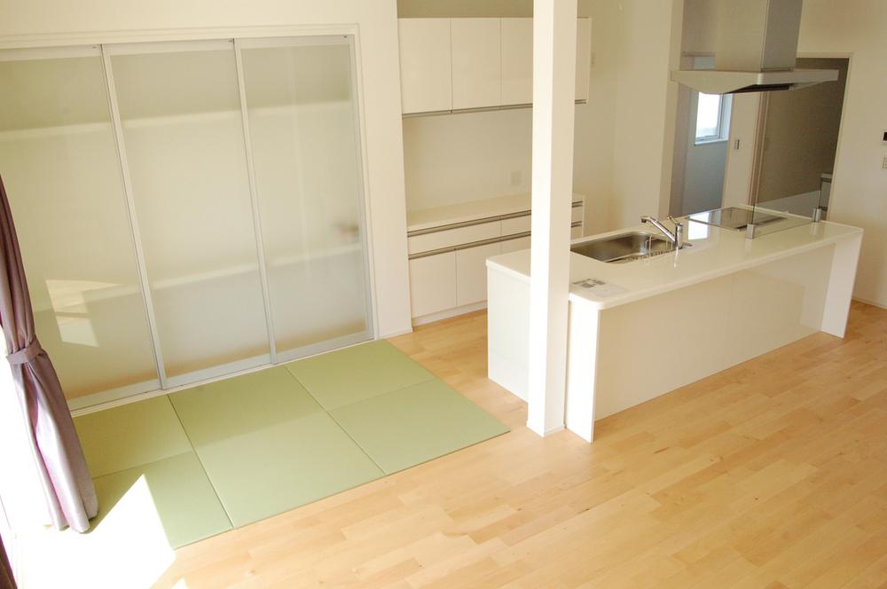 Living. Building A. Placement LDK and tatami corner is open. Also also love simple because your existing furniture interior. 