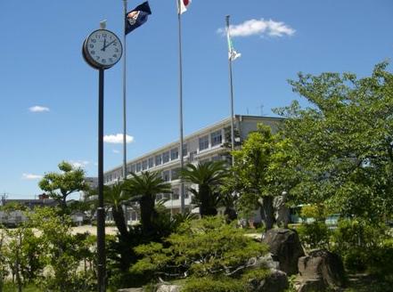 Primary school. 429m to Hamamatsu Tatsunaka Roh-cho, elementary school (elementary school)