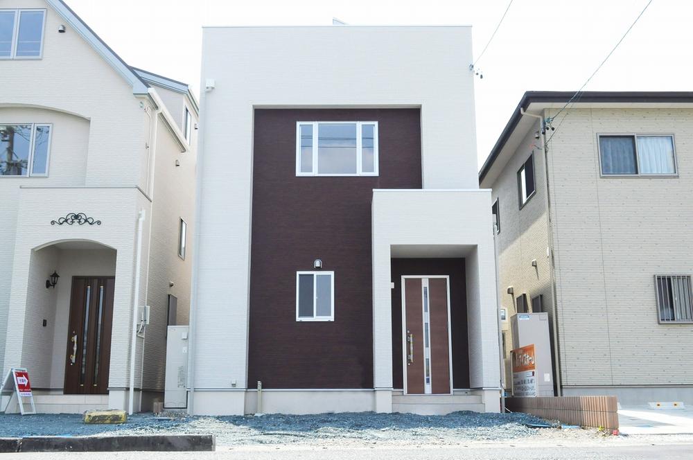 Local appearance photo. B-1 No. land Local appearance photo. It is a simple appearance of the square type. (April 2013 shooting)