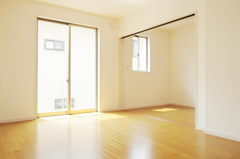 Living. B-2 No. land Living in a state of opening the door of the adjacent Western-style (April 2013) Shooting