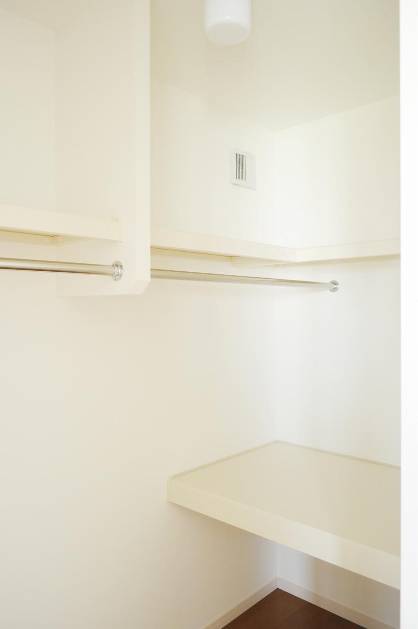 Receipt. B-2 No. land Walk-in closet in the bedroom (April 2013 shooting)