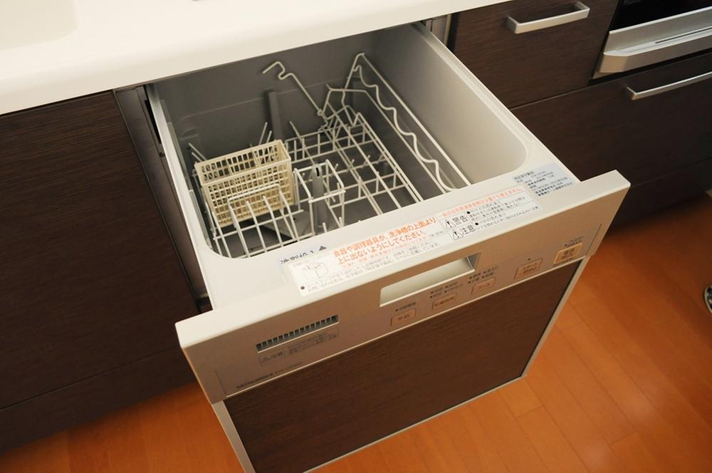 Other Equipment. Dishwasher comes with a standard in the kitchen. 