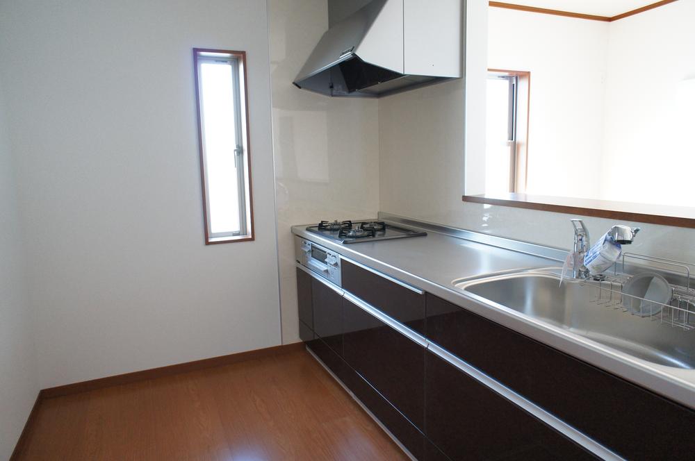 Same specifications photo (kitchen)