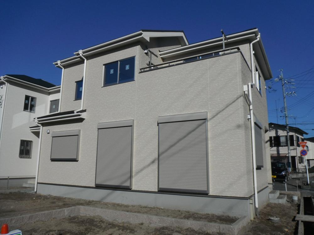 Local photos, including front road. Local (December 29, 2013) Shooting