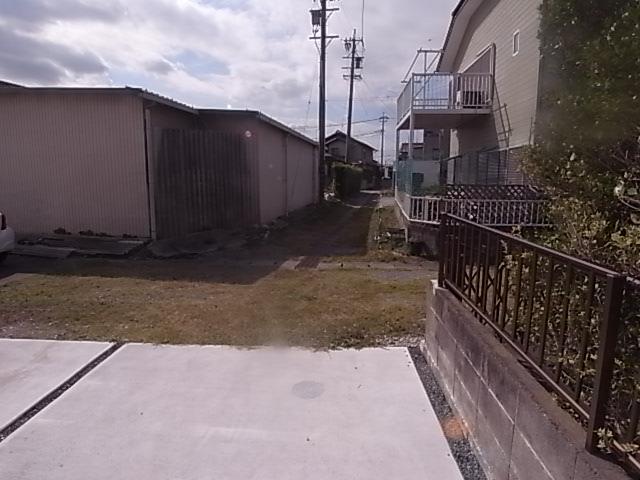 Local photos, including front road. Local (September 2013) Shooting