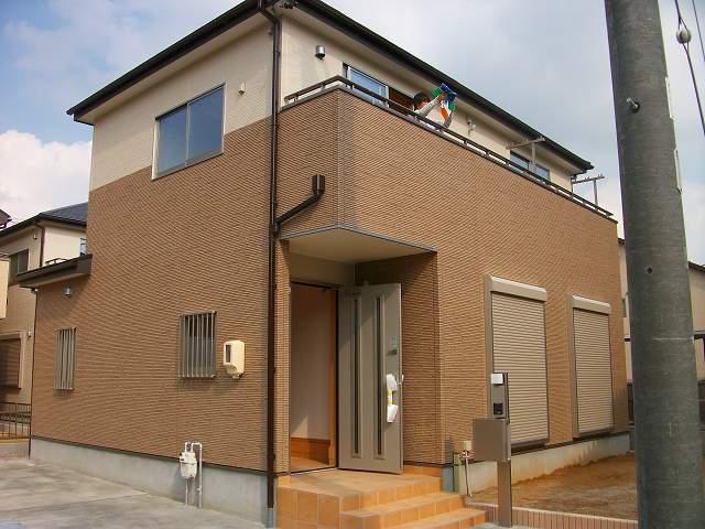 Local appearance photo. Building 3