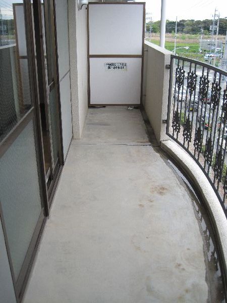 Balcony. Spacious balcony