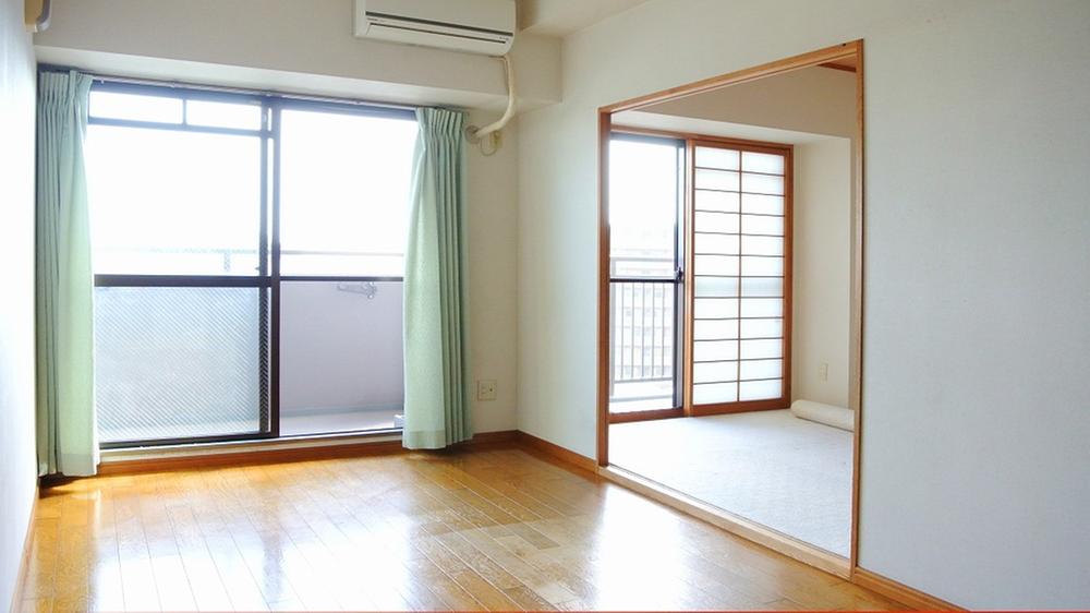 Living. Local (10 May 2013) Shooting