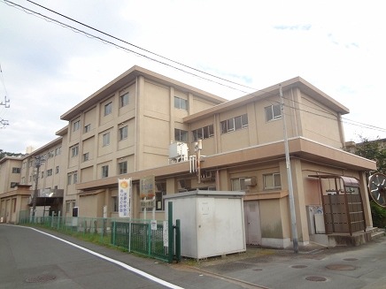 Primary school. 705m to the Hamamatsu Municipal Wadahigashi elementary school (elementary school)