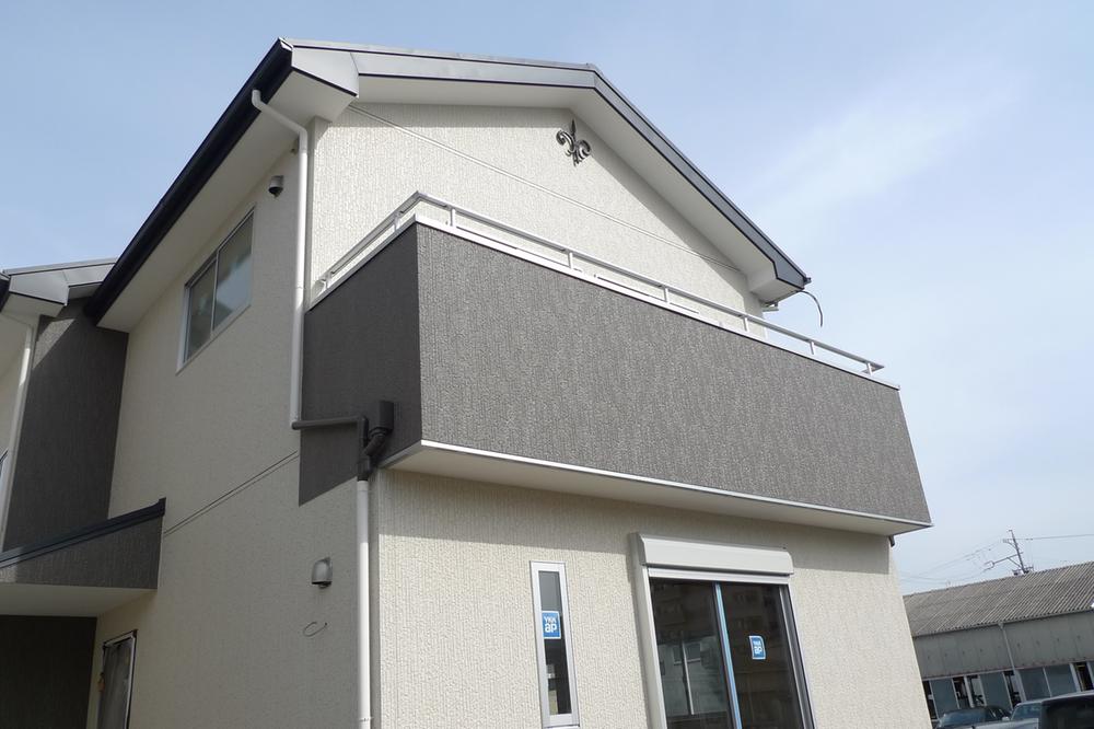 Local appearance photo. Local (11 May 2012) shooting