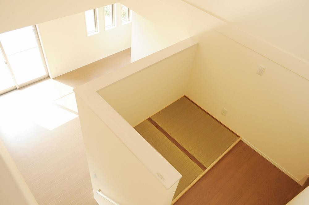 Other introspection. There is a tatami corner in the housing upper part of the first floor living room. The top is the atrium. (2013 November shooting)
