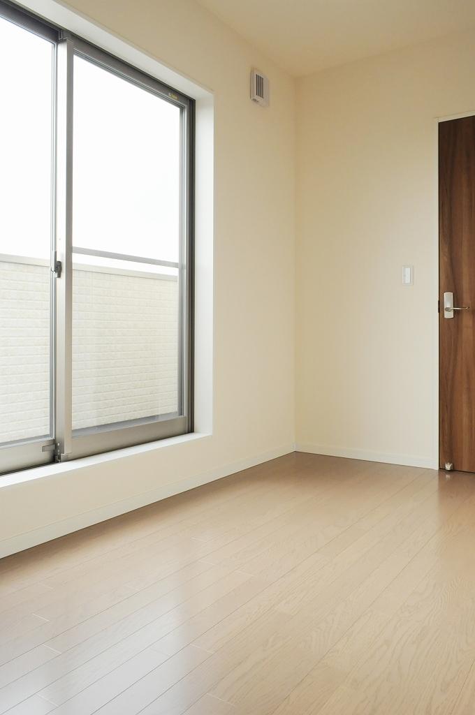 Other introspection. There is a free space in front of the second floor balcony. (2013 November shooting)