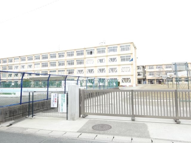 Primary school. Municipal Kaba to elementary school (elementary school) 870m