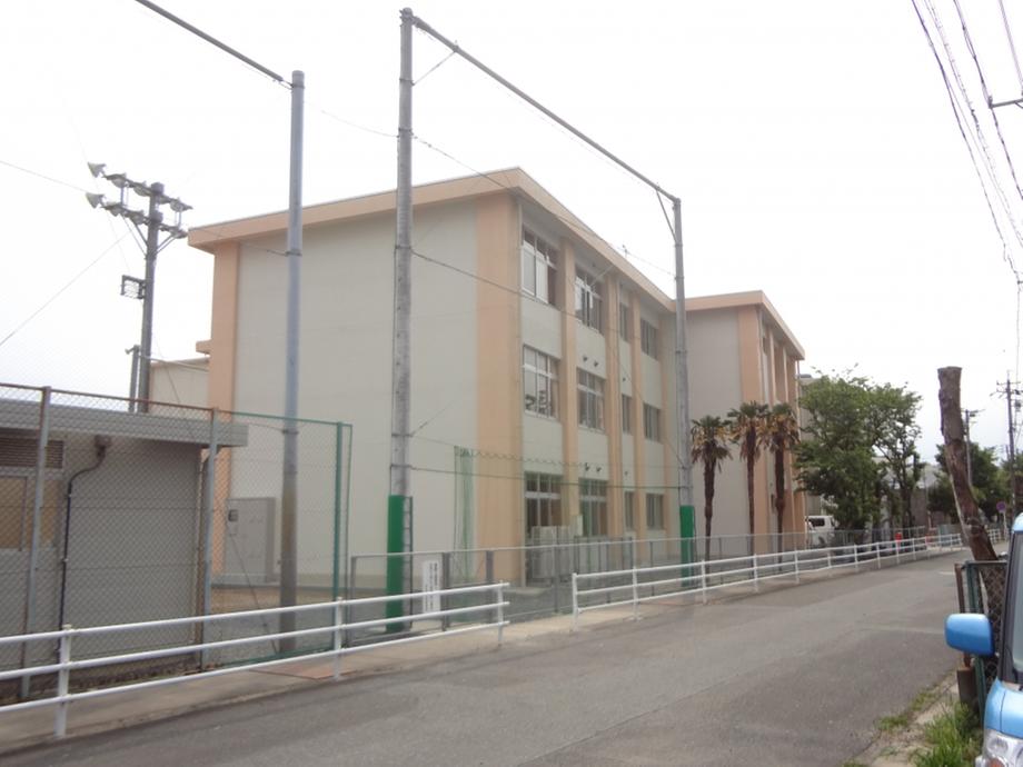 Primary school. 357m to Hamamatsu TatsuKabano Elementary School