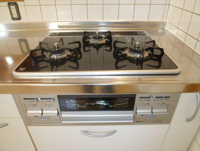 Kitchen. Glass top stove of new