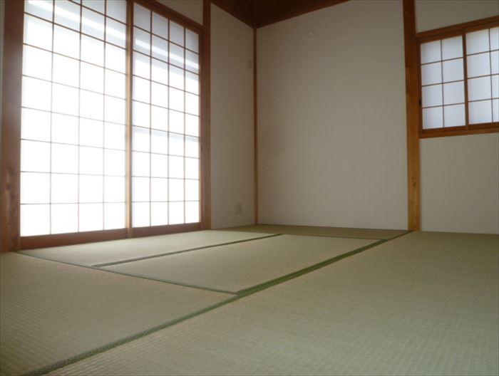 Non-living room. South-facing sunny of about 6 quires Japanese-style room