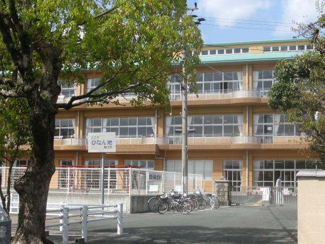 Primary school. Hamamatsu Municipal Kiga Elementary School 1000m