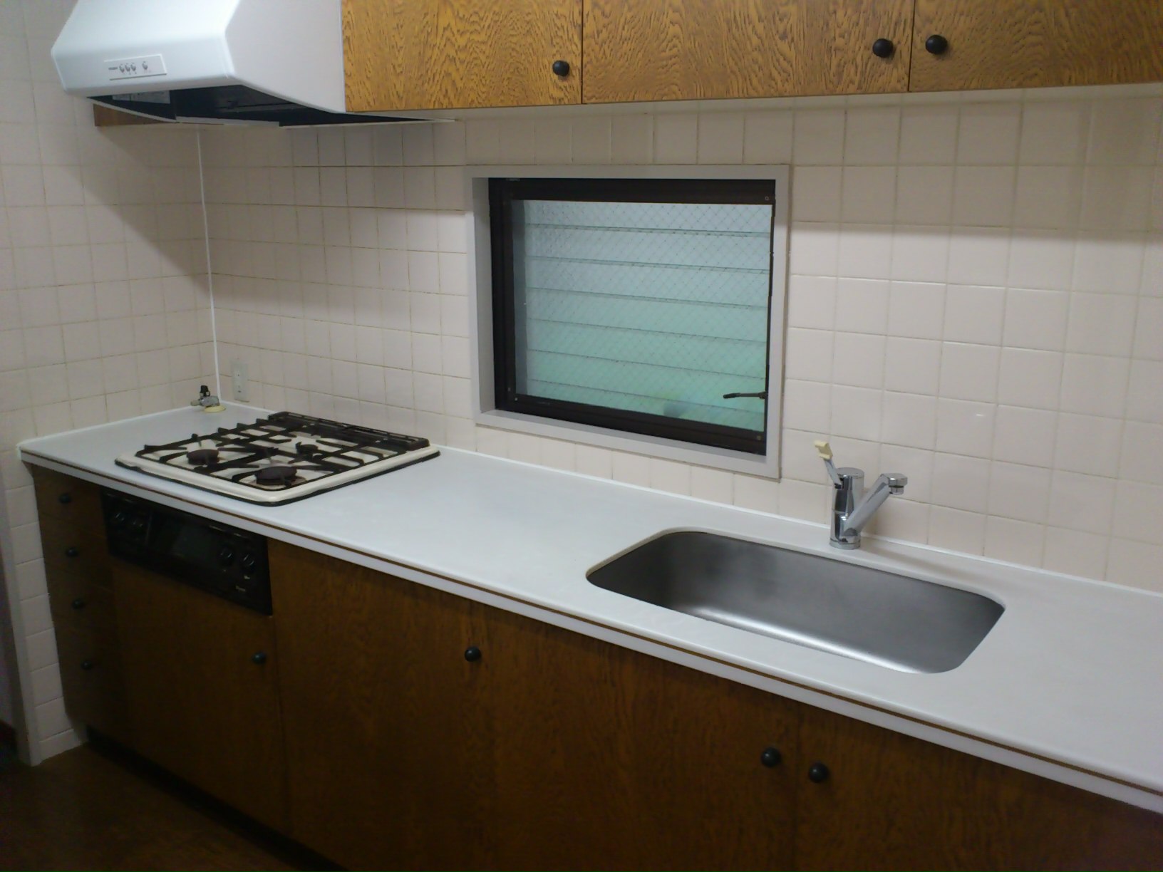 Kitchen. Two-burner stove, With grill