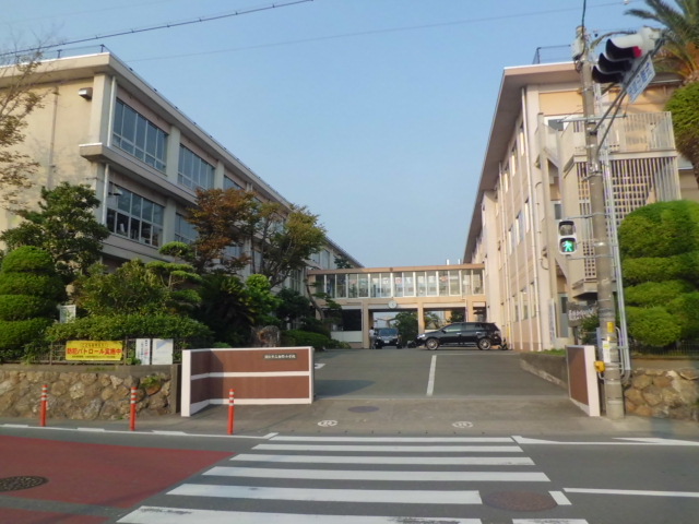 Primary school. 1609m to Hamamatsu Tatsushiro aside elementary school (elementary school)