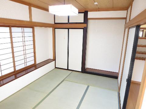 Non-living room. It is also a Japanese-style calm atmosphere. Also available as a drawing room as a bedroom. 