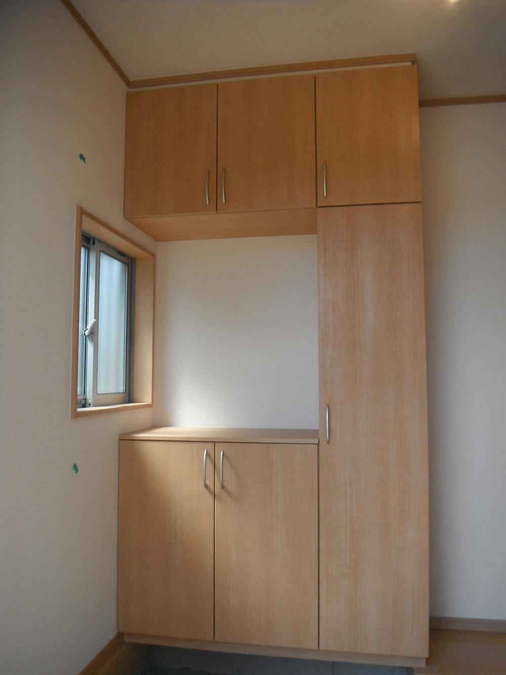 Receipt. Entrance large storage <is a complete image>